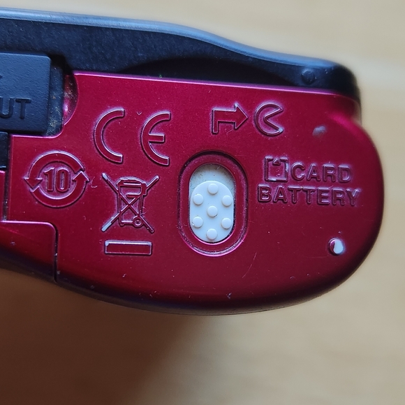 Nikon NON-FUNCTIONAL Red COOLPIX L28 20.1 MP Digital Camera 5x Zoom Lens - Picture 5 of 11